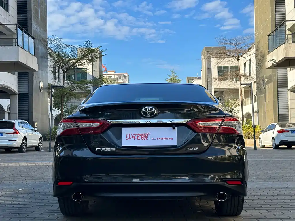 Toyota Camry 2019 — фото 8