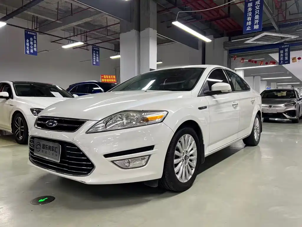 Ford Mondeo 2013 — фото 1