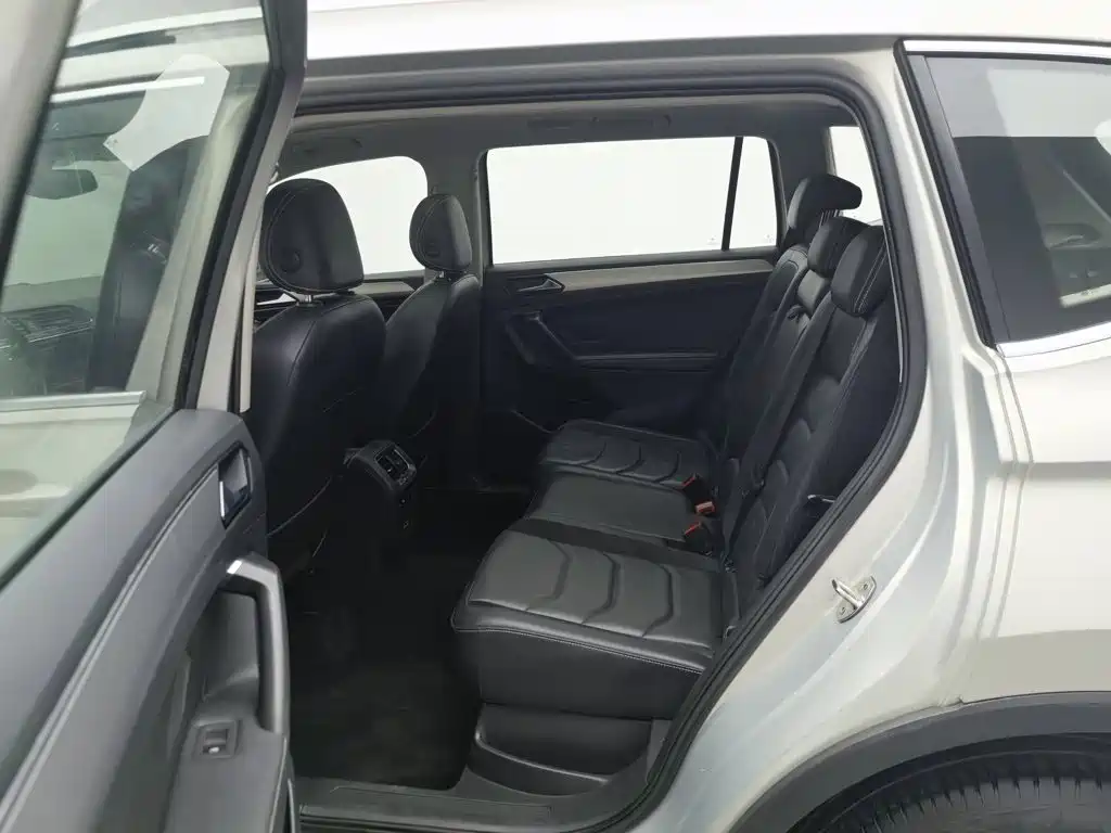 Volkswagen Tiguan L 2017 — фото 15