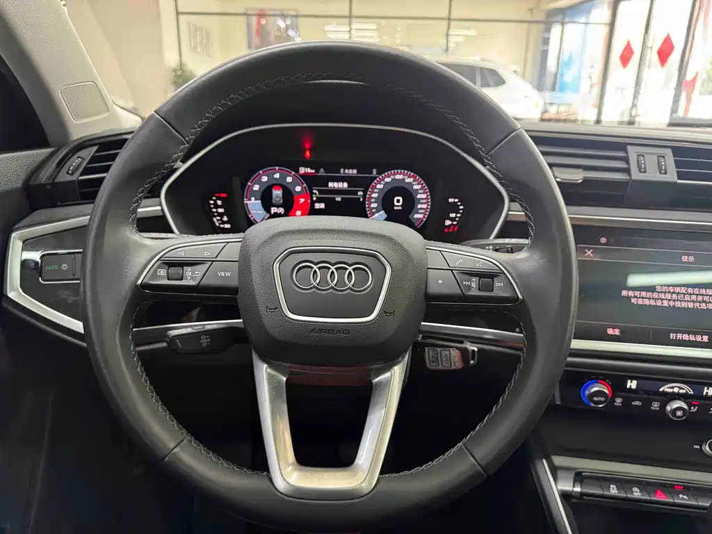 Audi Q3 2022 — фото 15
