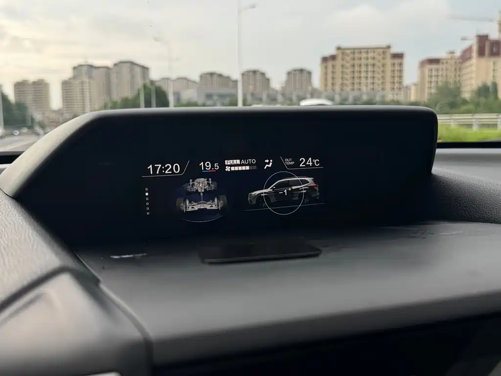 Subaru Forester 2019 — фото 19