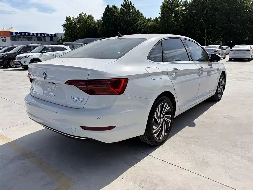 Volkswagen Sagitar 2022