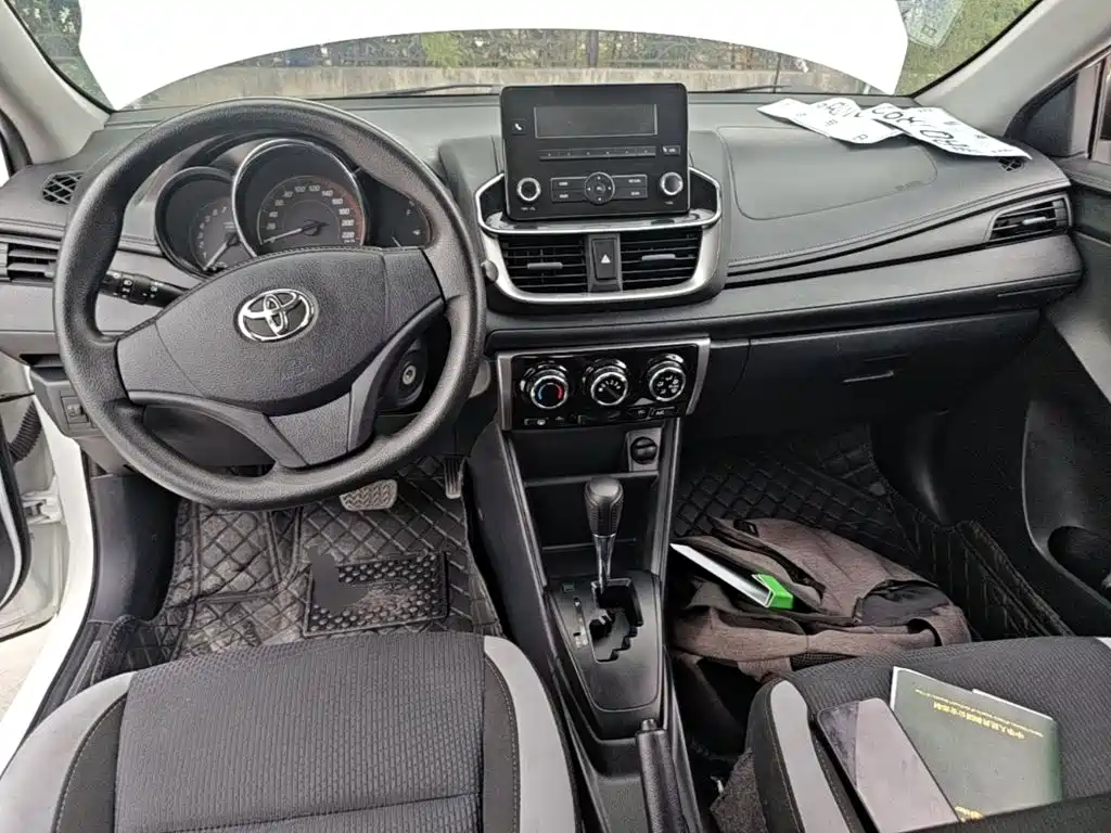 Toyota Yaris L 2021 — фото 10