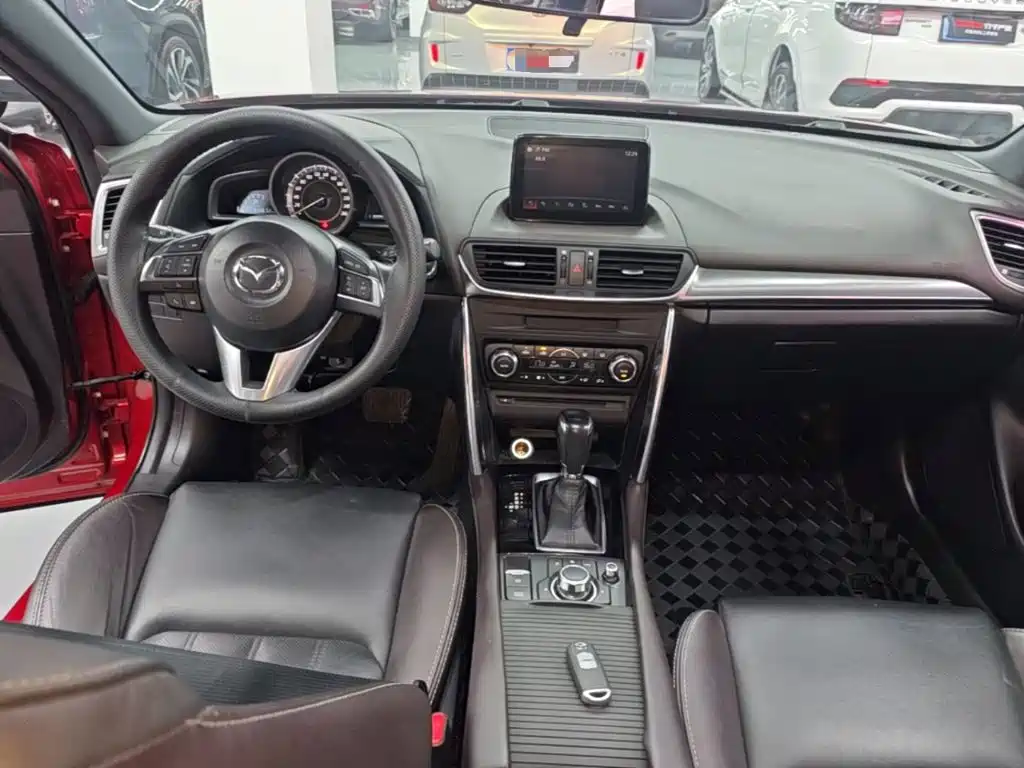 Mazda CX-4 2016 — фото 10