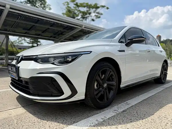 Volkswagen Golf 2021