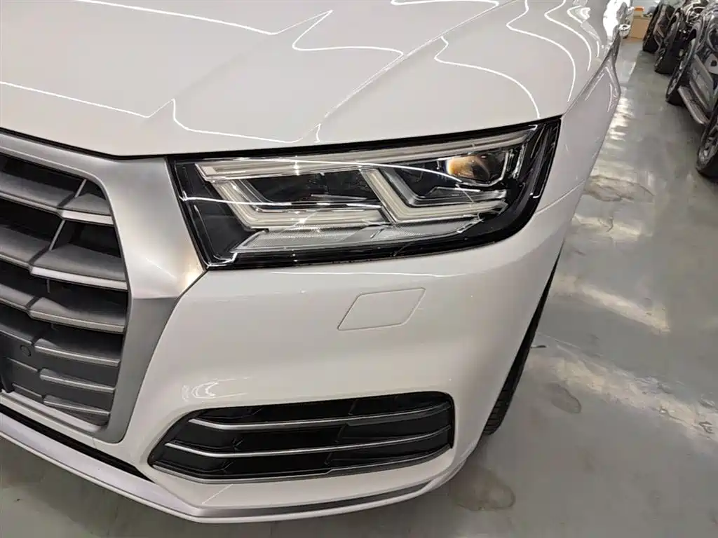 Audi Q5L 2020 — фото 24