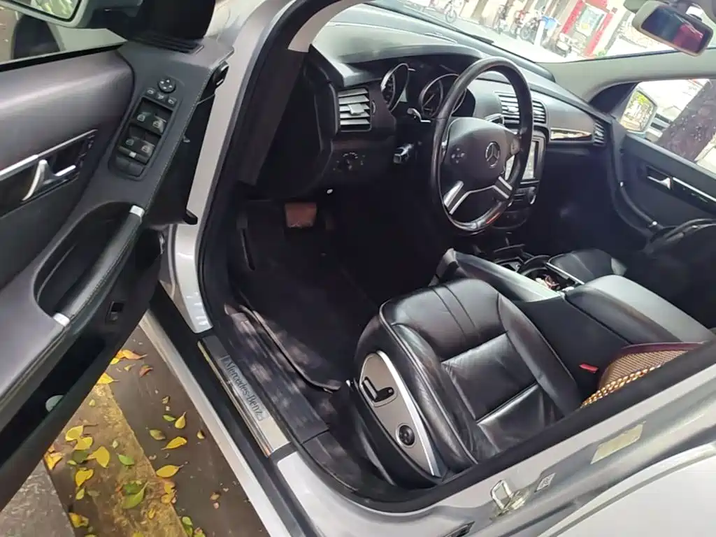 Mercedes-Benz R-Class 2017 — фото 16