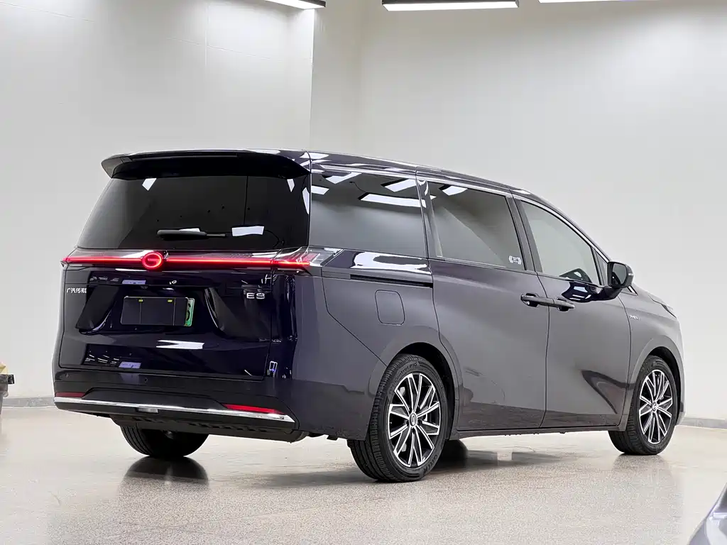 GAC Motor E8 PHEV 2023 — фото 7