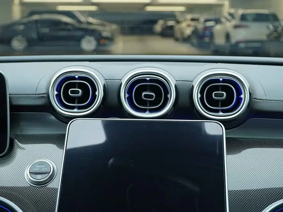 Mercedes-Benz C-Class 2024 — фото 17