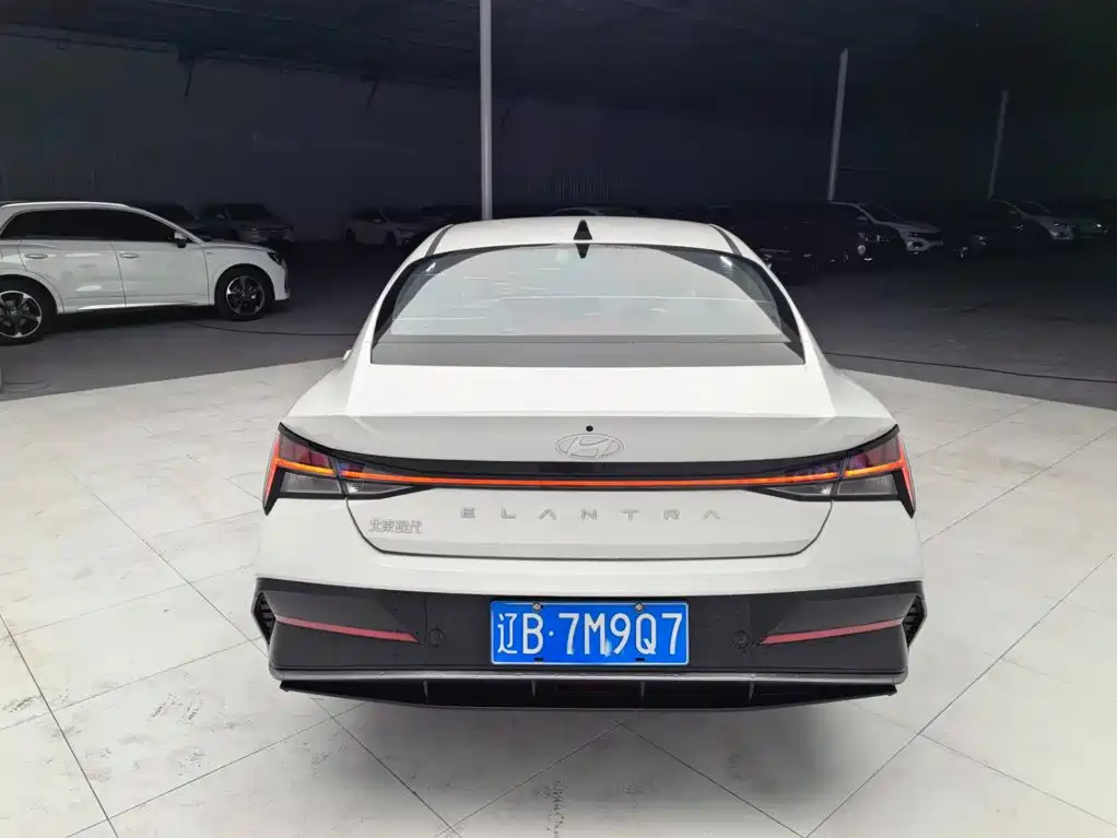 Hyundai Elantra 2023