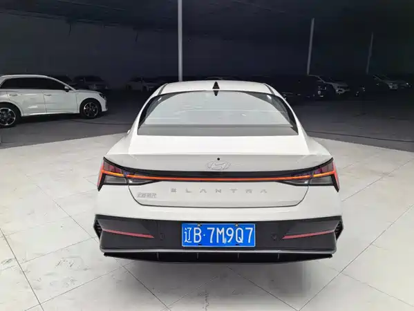 Hyundai Elantra 2023