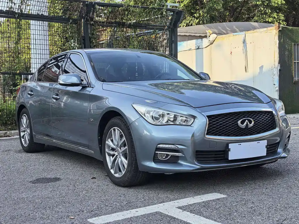 Infiniti Q50L 2016 — фото 3