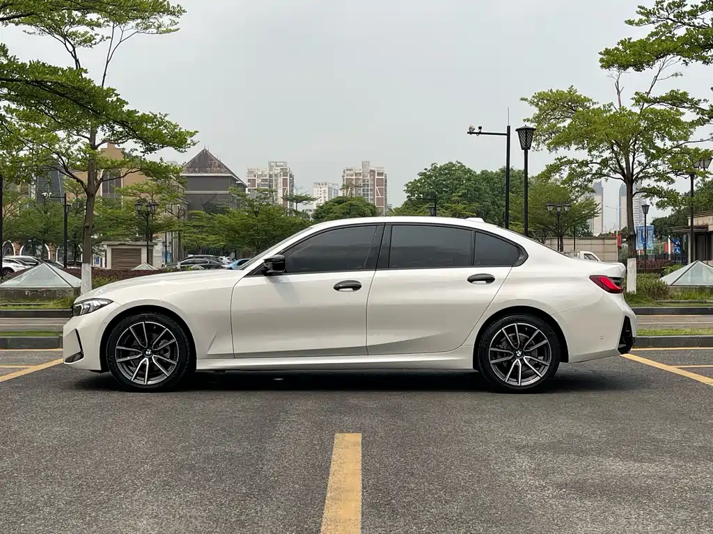 BMW 3 Series 2025