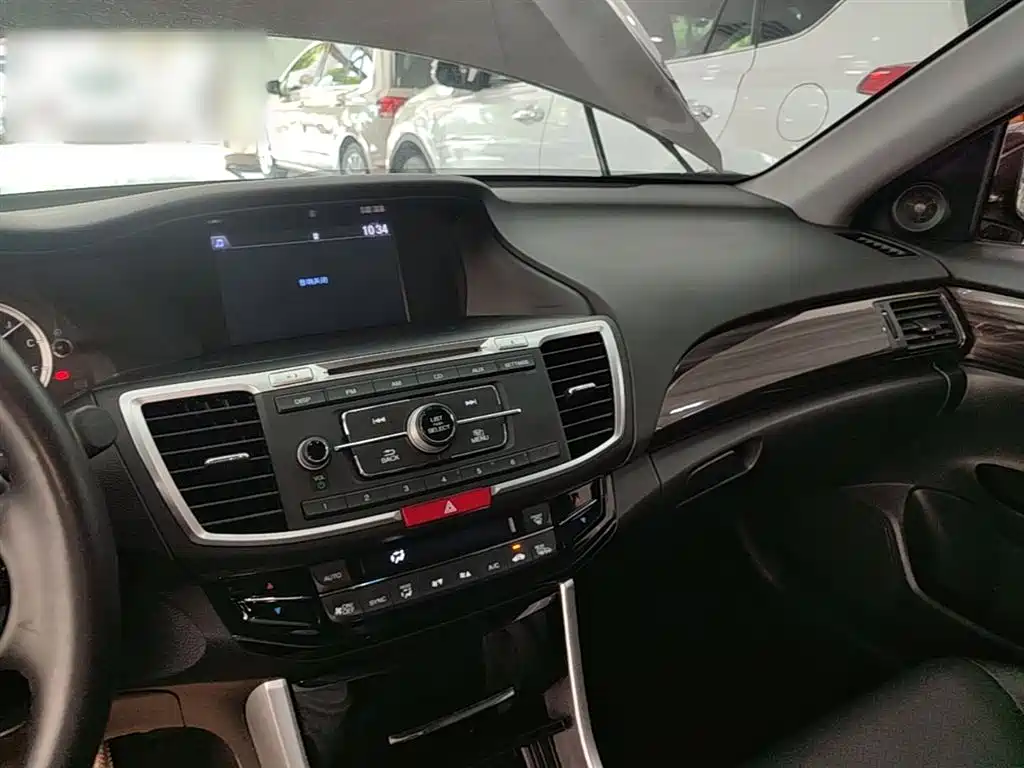 Honda Accord 2017 — фото 10