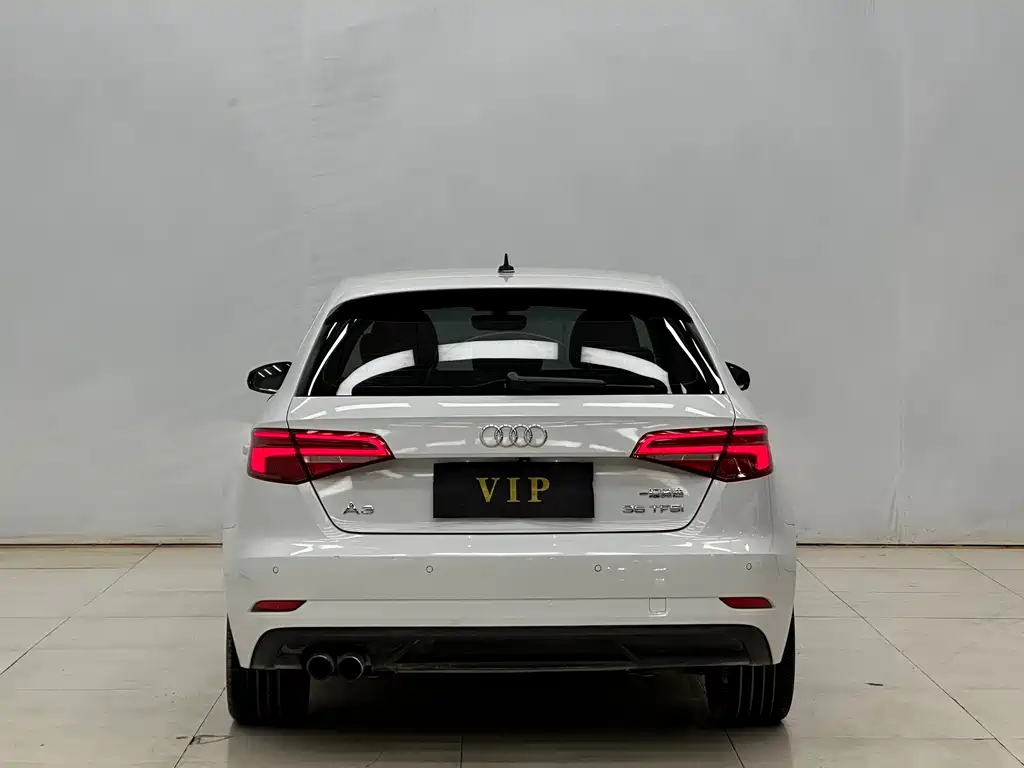 Audi A3 2018 — фото 8