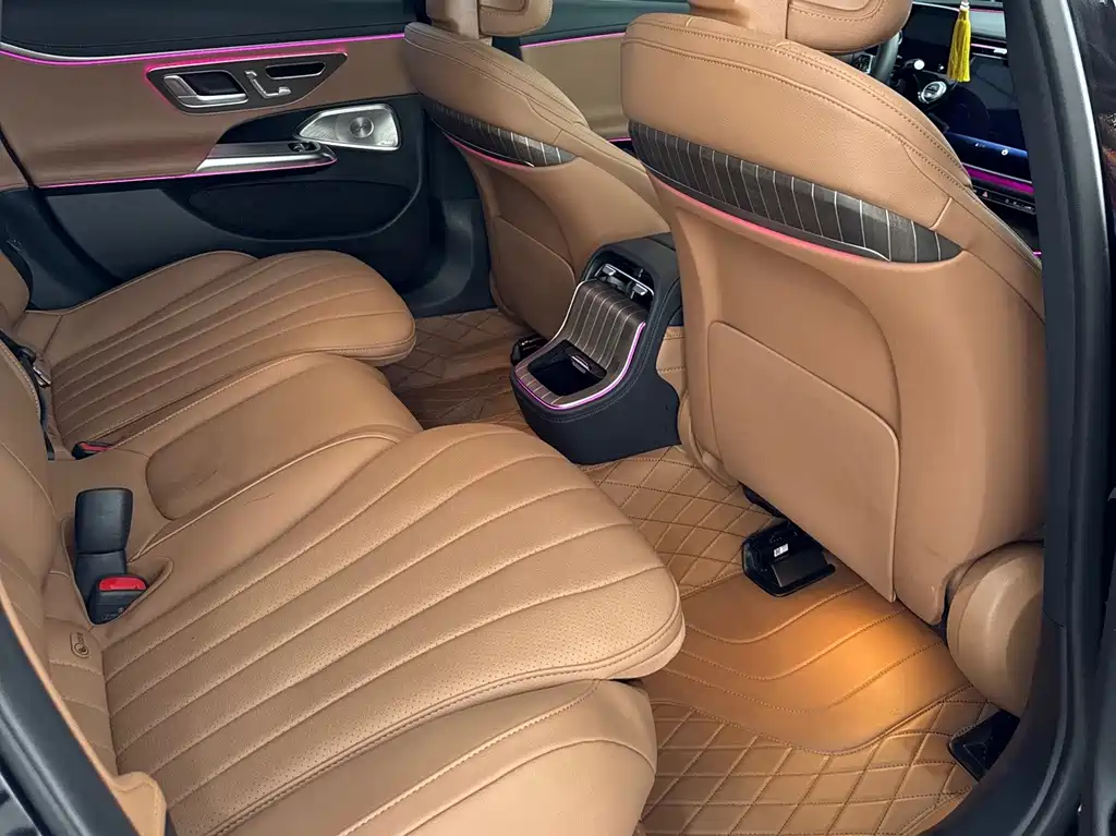 Mercedes-Benz E-Class 2025 — фото 11