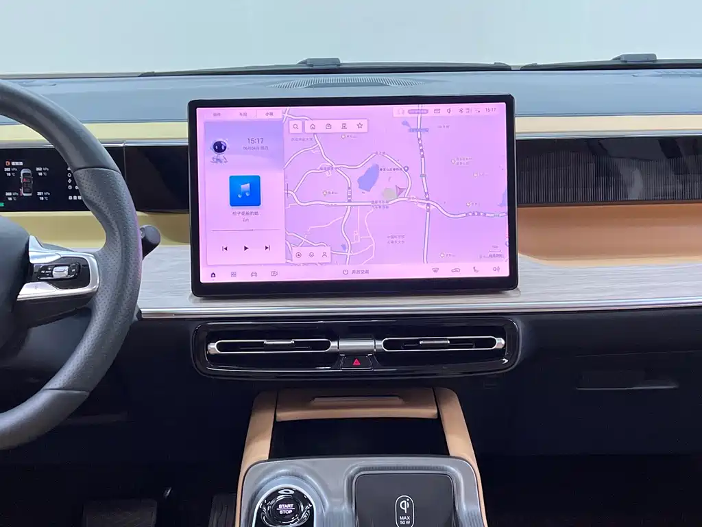 GAC Motor E8 PHEV 2023 — фото 24