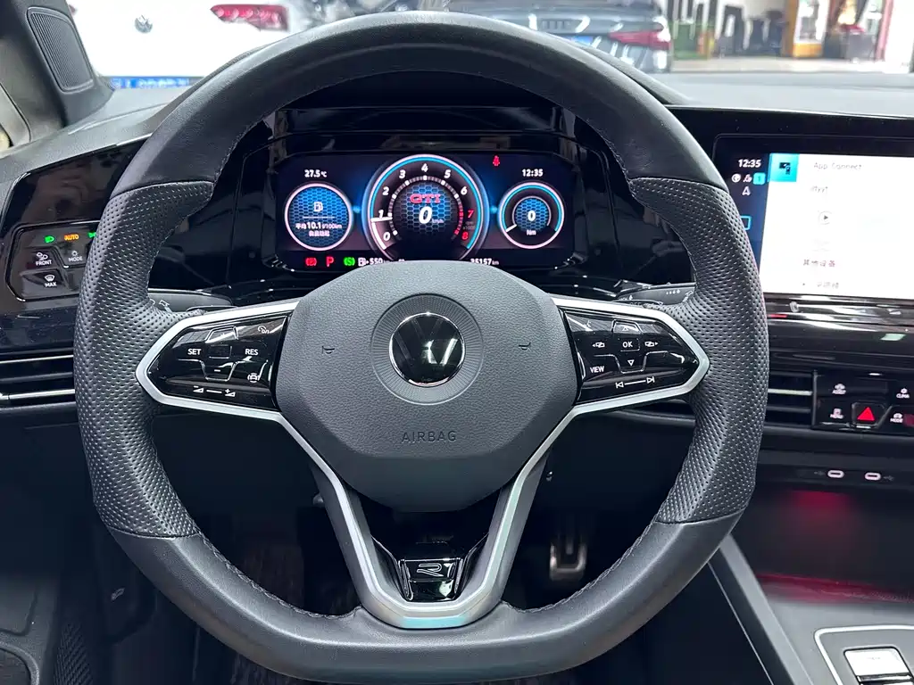 Volkswagen Golf 2023