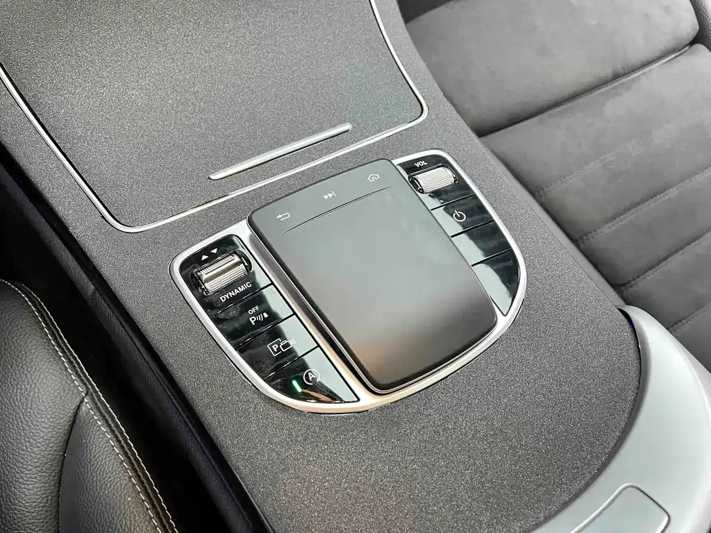 Mercedes-Benz C-Class 2021 — фото 17
