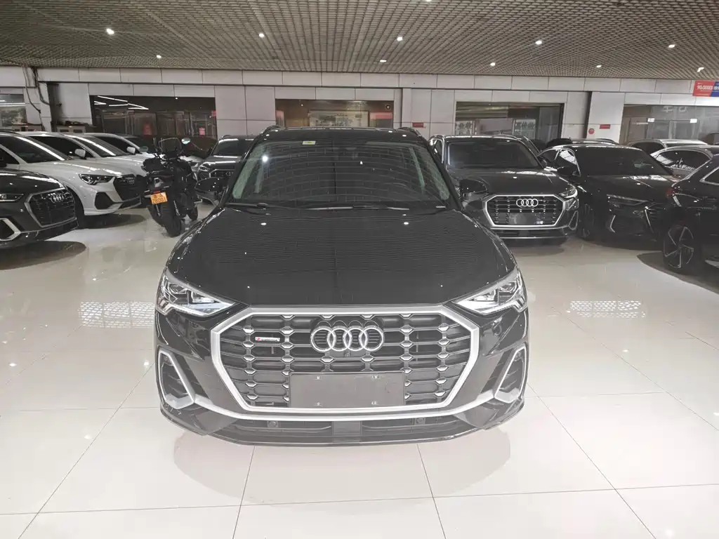 Audi Q3 2021