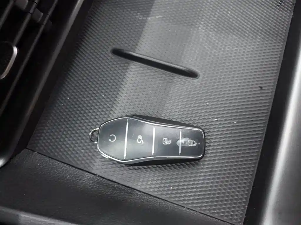 BYD Seal 05 DM-i 2026 — фото 9