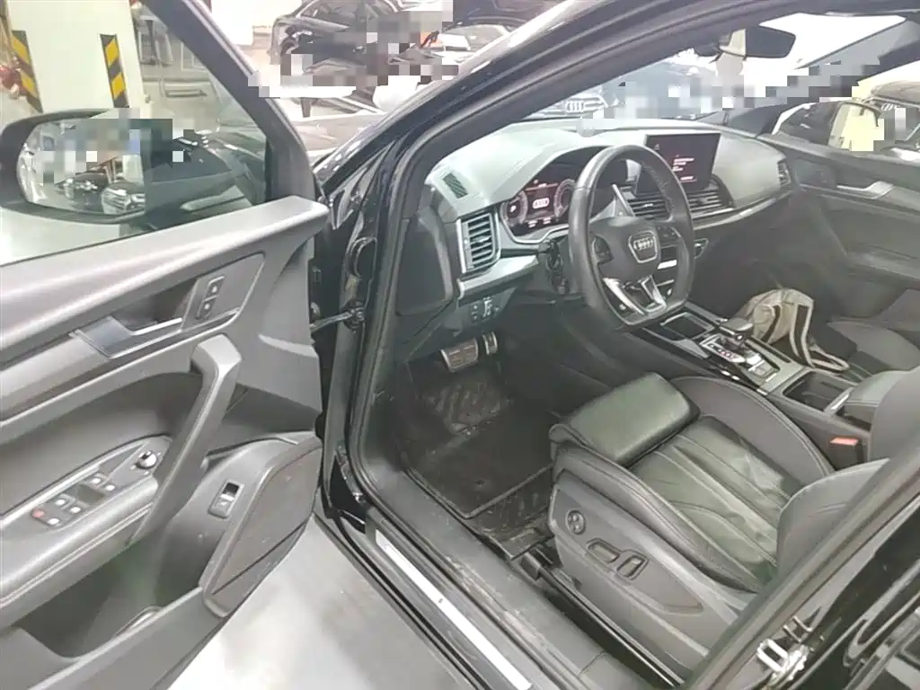 Audi Q5L 2023 — фото 23