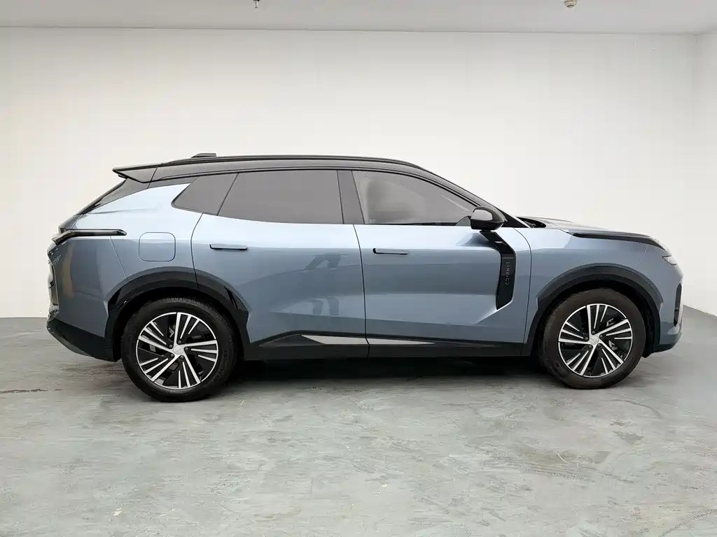 Lynk & Co 08 EM-P 2024 — фото 18
