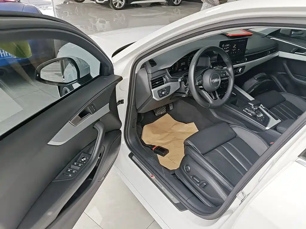 Audi A4L 2022 — фото 16