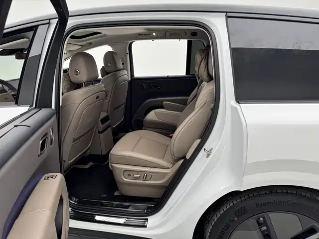 Li Auto i8 2025 — фото 12
