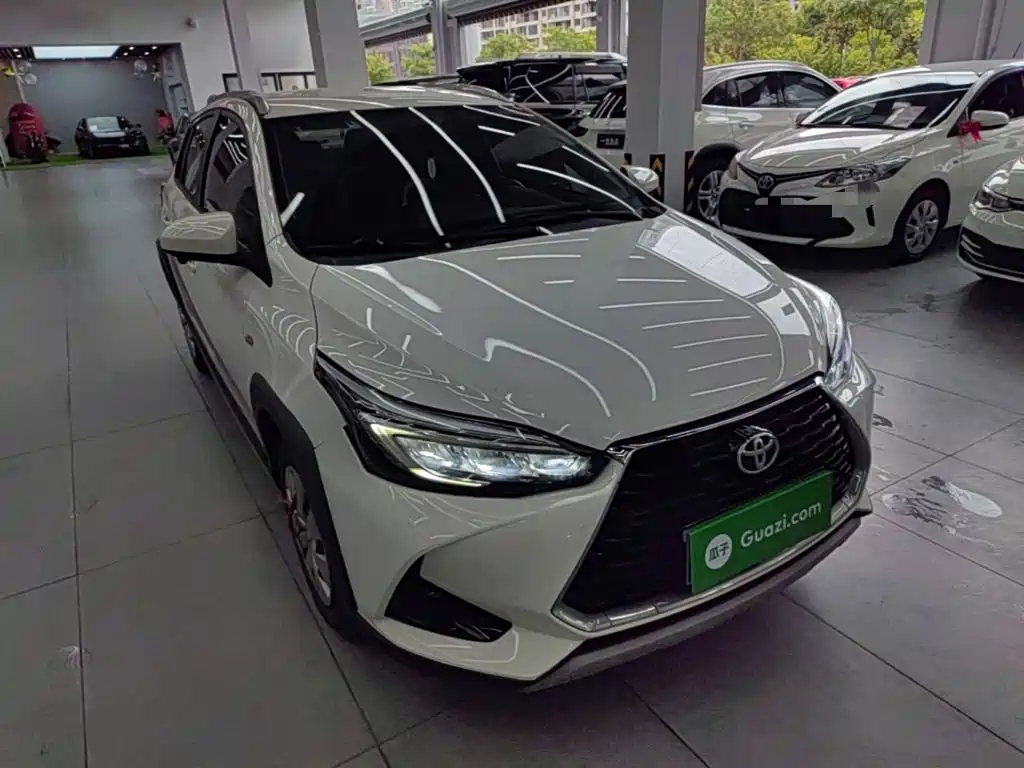 Toyota Yaris L 2023 — фото 4
