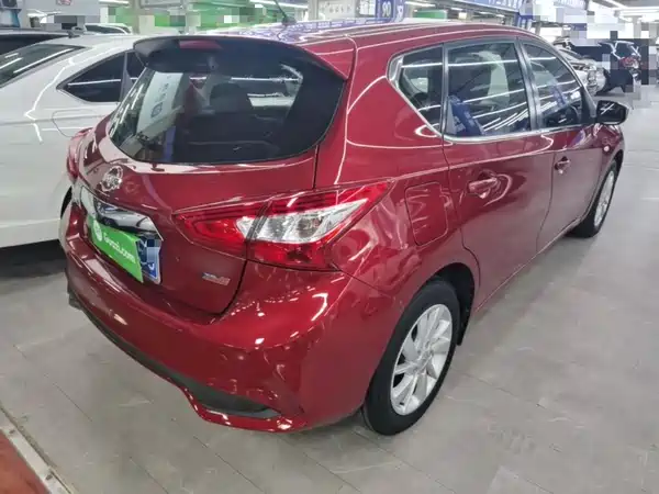 Nissan Tiida 2016
