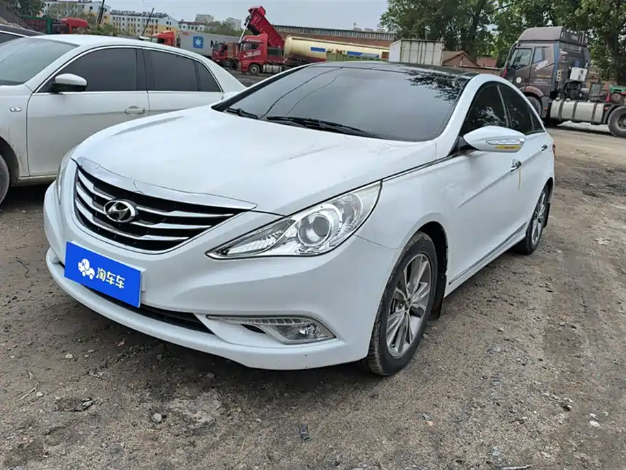 Hyundai Sonata 2014 — фото 1