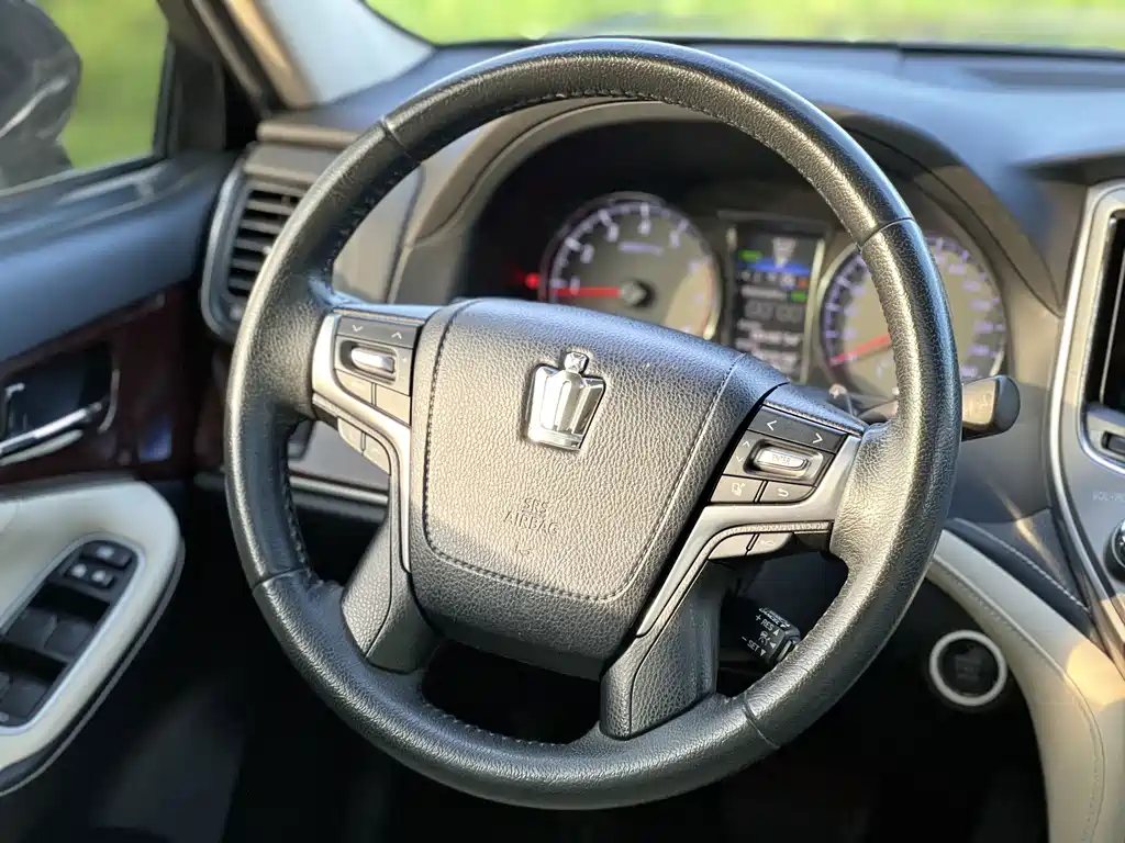 Toyota Crown 2018 — фото 14