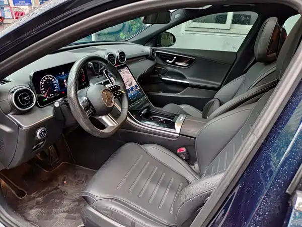 Mercedes-Benz C-Class 2024