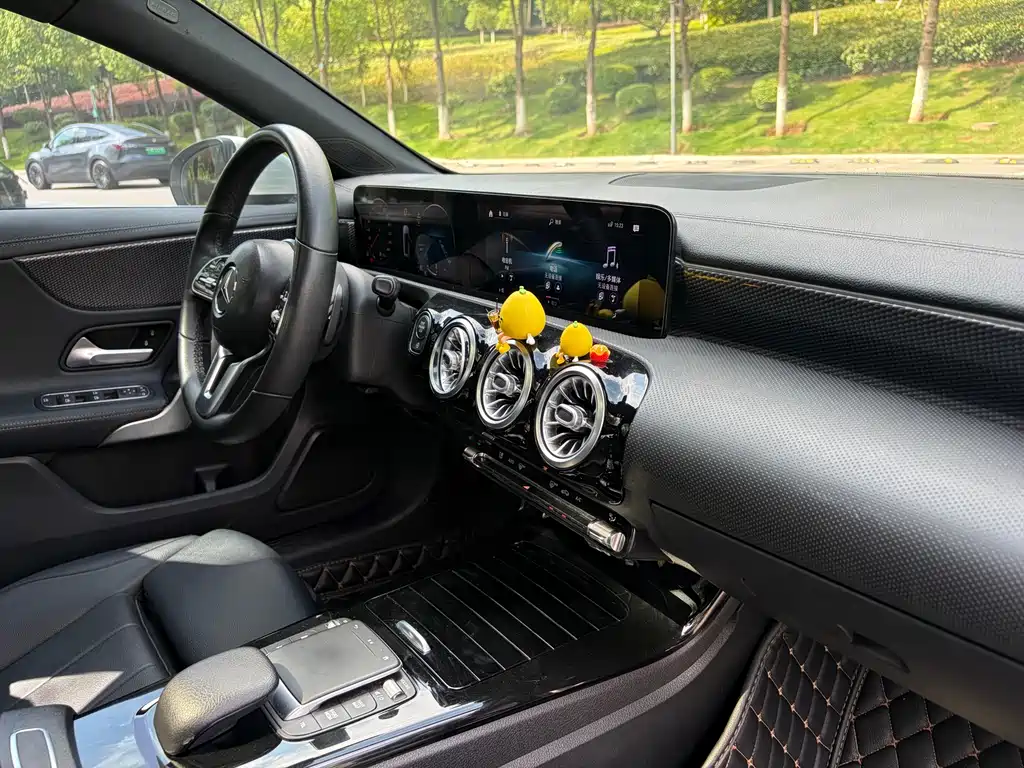 Mercedes-Benz A-Class 2022 — фото 15
