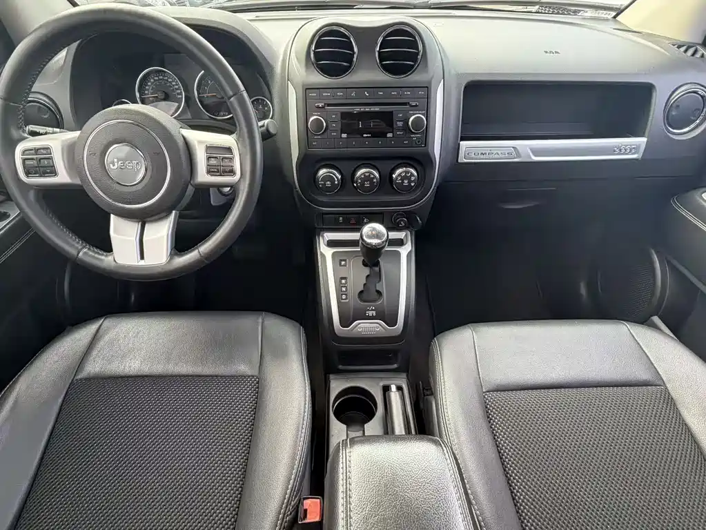 Jeep Compass 2014 — фото 12