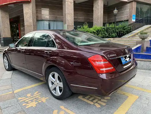 Mercedes-Benz S-Class 2012