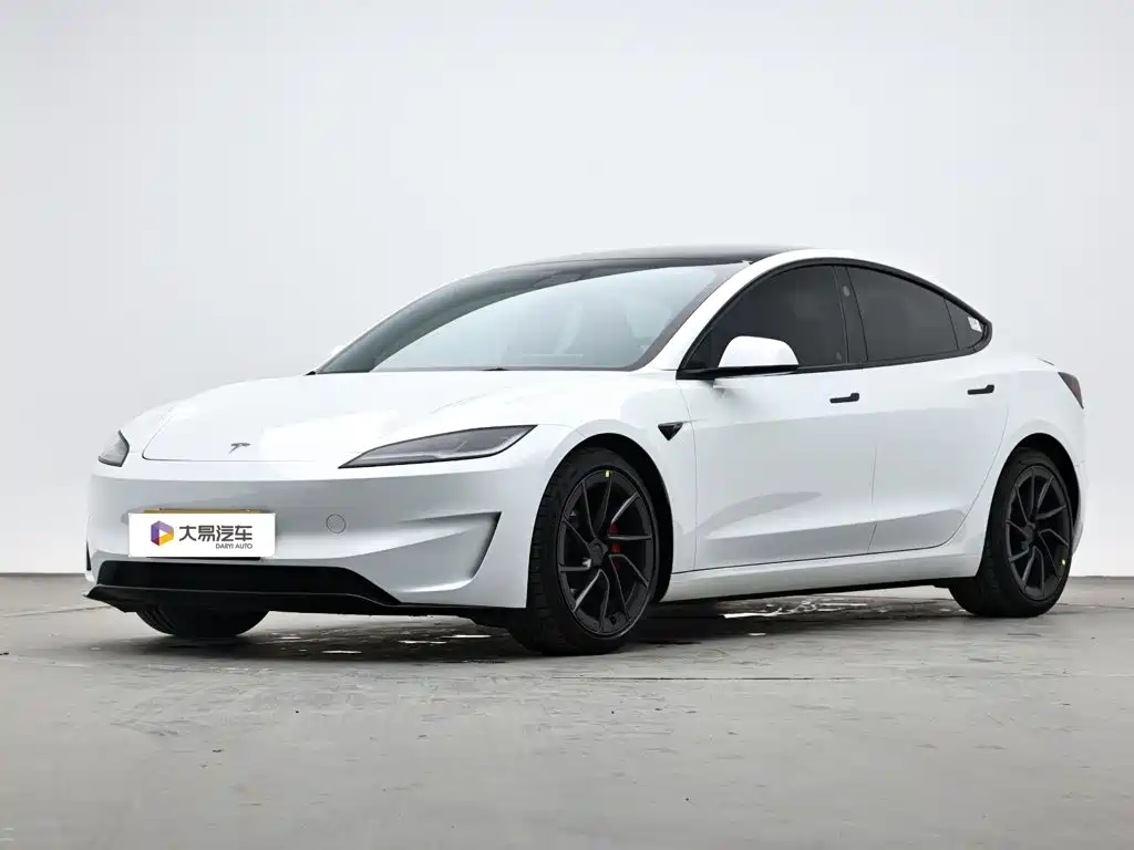 Tesla Model 3 2024