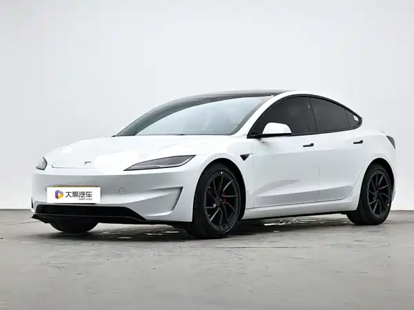 Tesla Model 3 2024