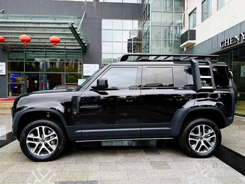 Land Rover Defender 2023 — фото 5