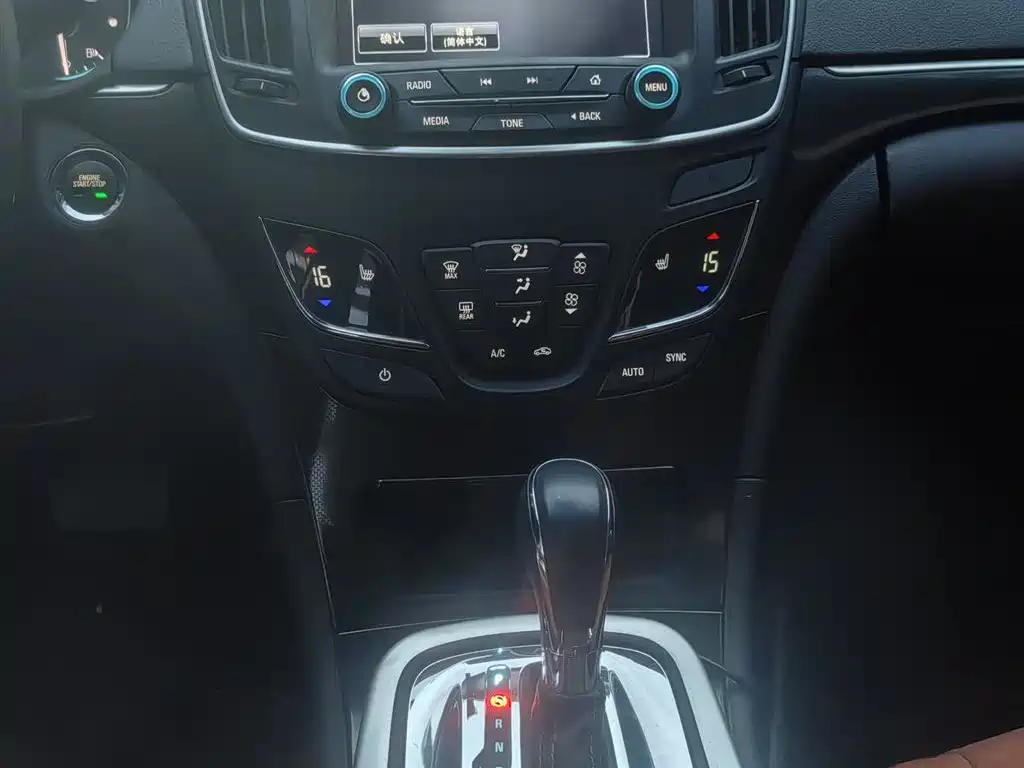 Buick Regal 2017 — фото 15
