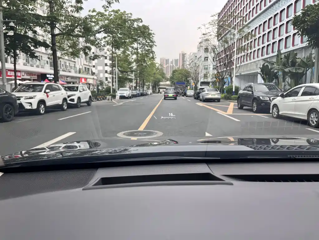 Toyota Camry 2023 — фото 20