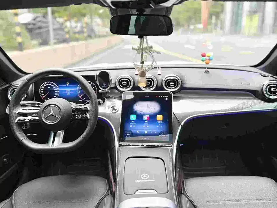 Mercedes-Benz C-Class 2025