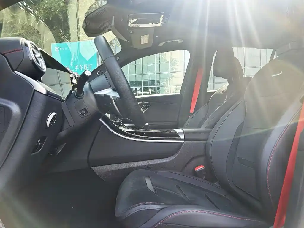 Mercedes-Benz GLC AMG 2025 — фото 10