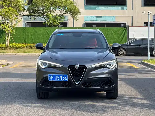 Alfa Romeo Stelvio 2019