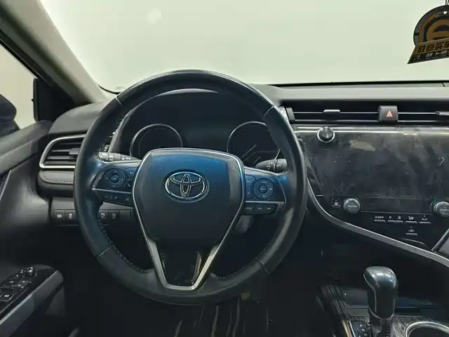 Toyota Camry 2020 — фото 9