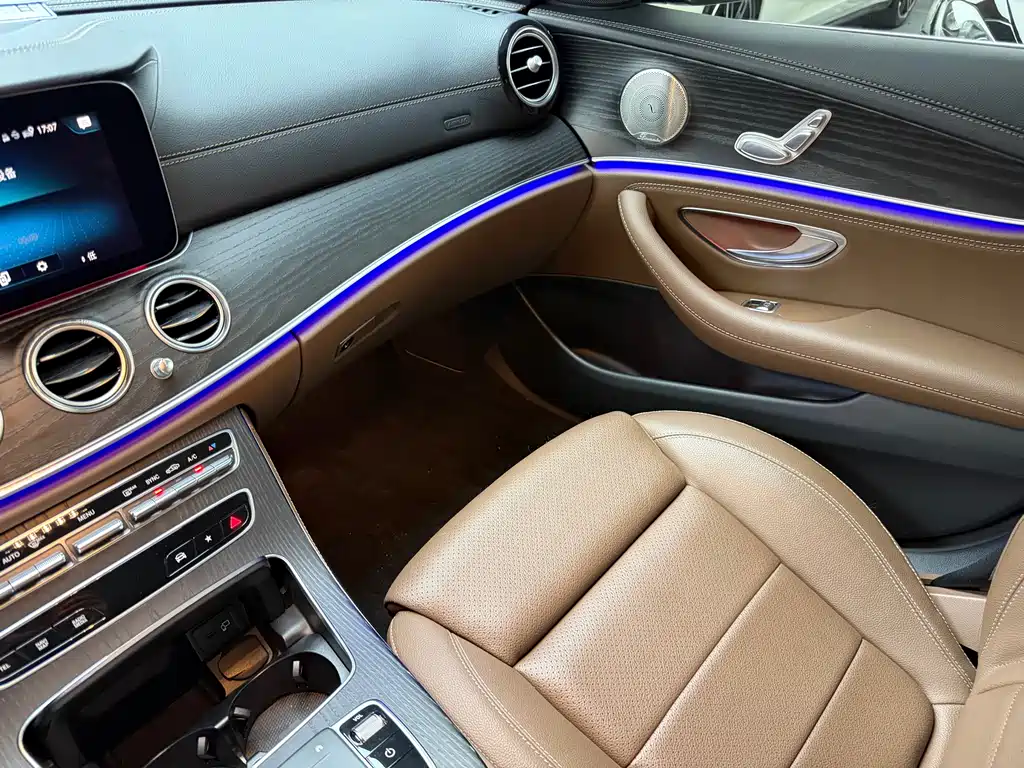 Mercedes-Benz E-Class 2022 — фото 14