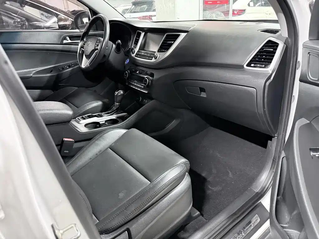 Hyundai Tucson 2016 — фото 16