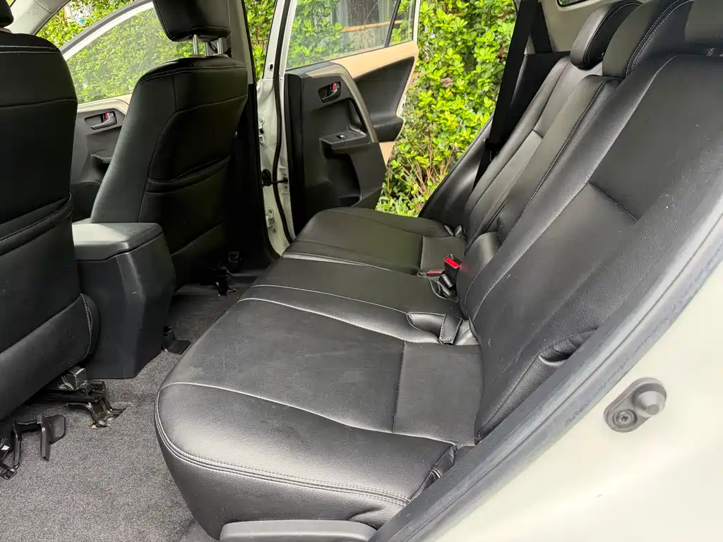 Toyota RAV4 2014 — фото 15