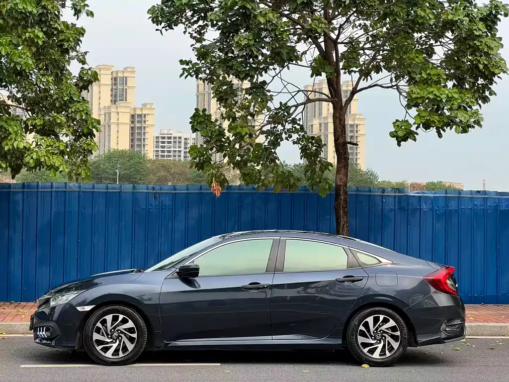 Honda Civic 2017 — фото 7